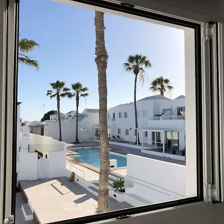 Апартаменты Sea Breeze With Shared Pool And Near The Beach Коста-Тегисе Экстерьер фото