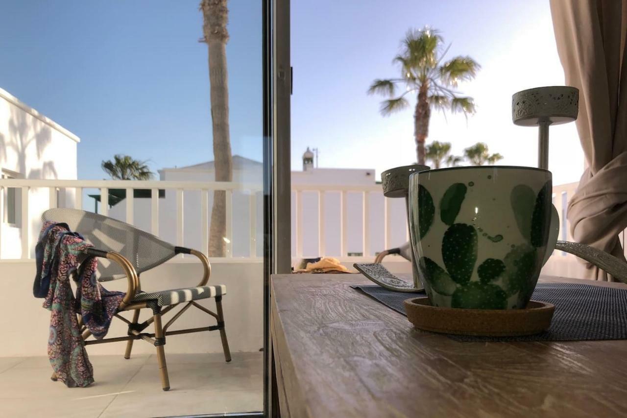 Апартаменты Sea Breeze With Shared Pool And Near The Beach Коста-Тегисе Экстерьер фото