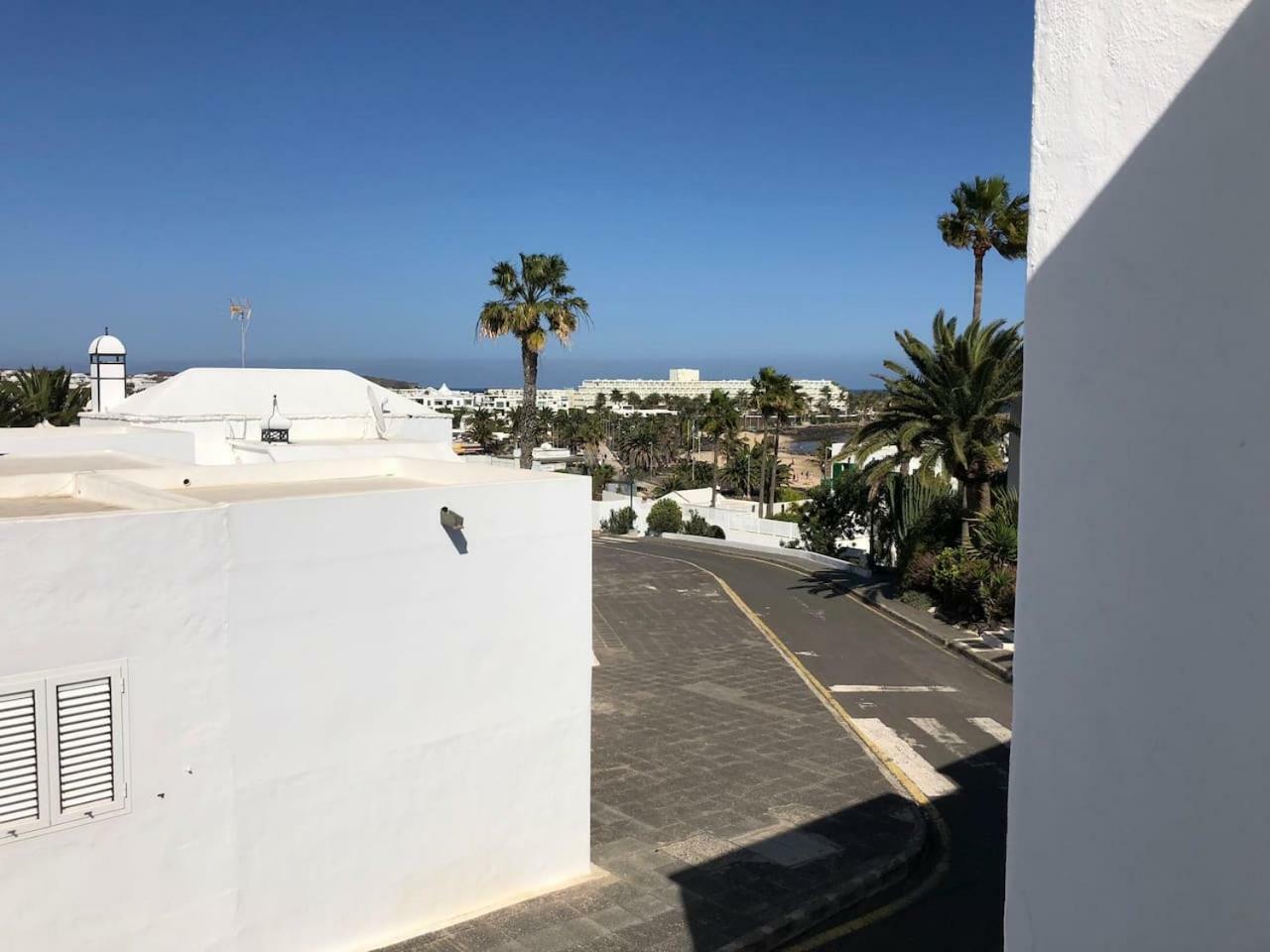 Апартаменты Sea Breeze With Shared Pool And Near The Beach Коста-Тегисе Экстерьер фото