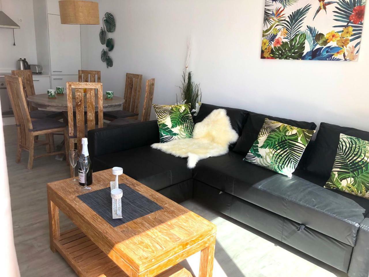 Апартаменты Sea Breeze With Shared Pool And Near The Beach Коста-Тегисе Экстерьер фото